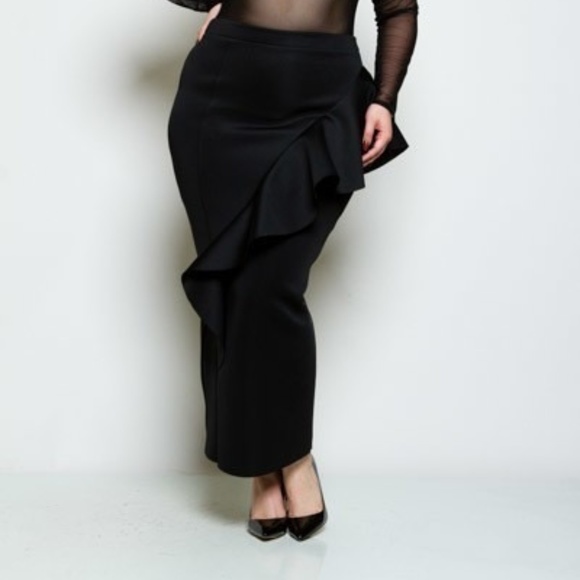 Gorgeous Black cascading ruffle skirt Plus size - Picture 1 of 3